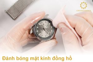 Đánh bóng mặt kính đồng hồ bị xước? Cách tôi “hồi sinh” nó chỉ trong 10 phút